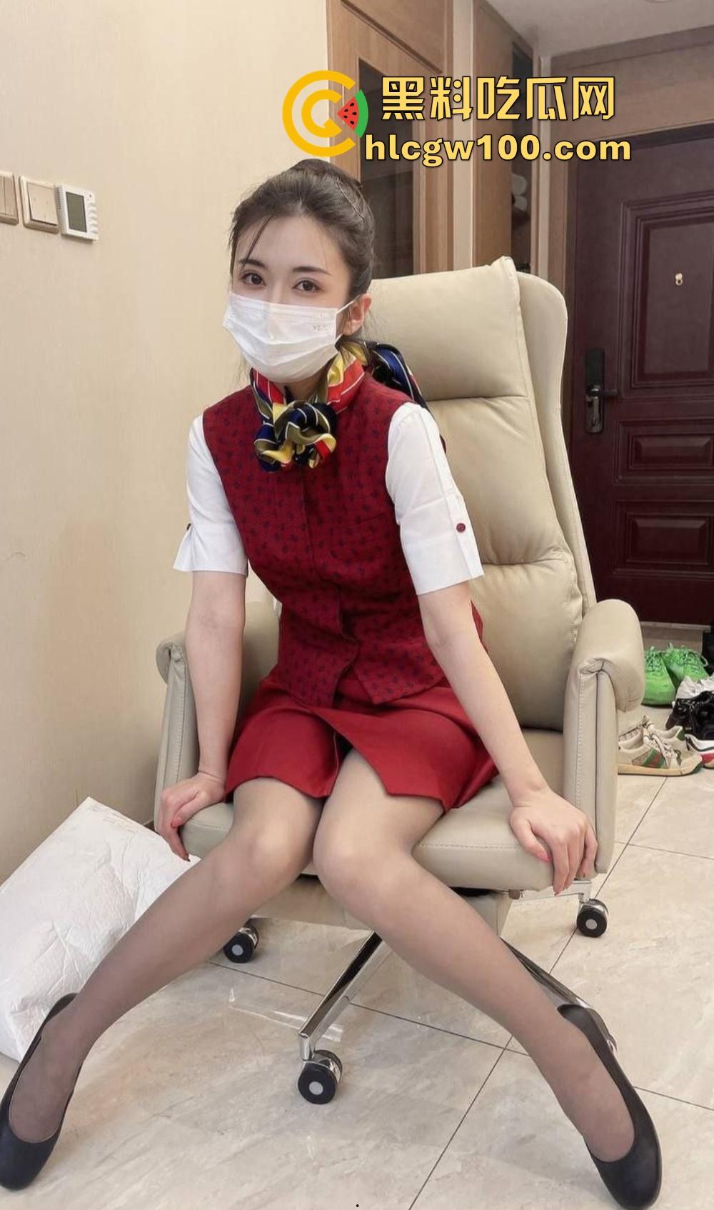 北京高颜值御姐【Kinki】丝袜套头舔脚喝尿，京圈大佬的共享单车谁骑谁上头，京爷们排队刷卡只为爽一把！-10