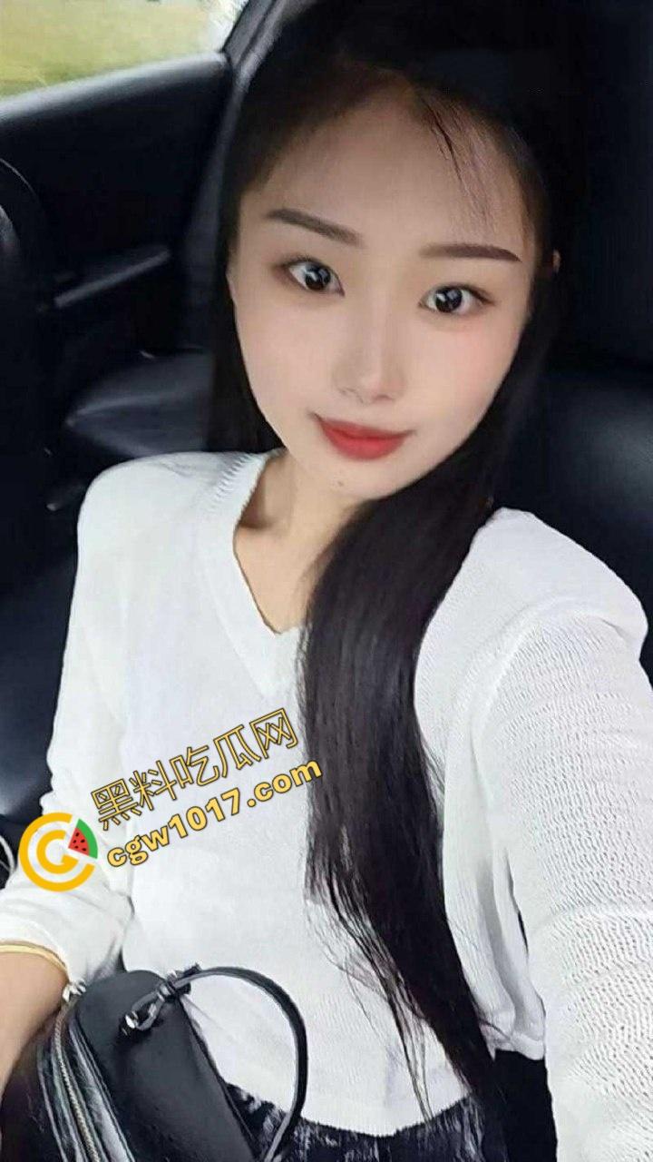 疯狂新婚夜：90后黑丝娇妻被伴郎疯狂爆操，绿帽老公兴奋拍摄，淫态视频网络大爆！-3