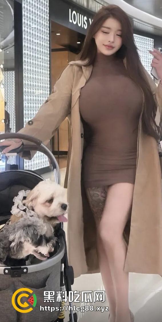 上海纹身骚婊『希希』逼烂野鸡，有钱操随便草，被大哥灌醉玩完扔街边，勾人来捡回去双飞肏！-5