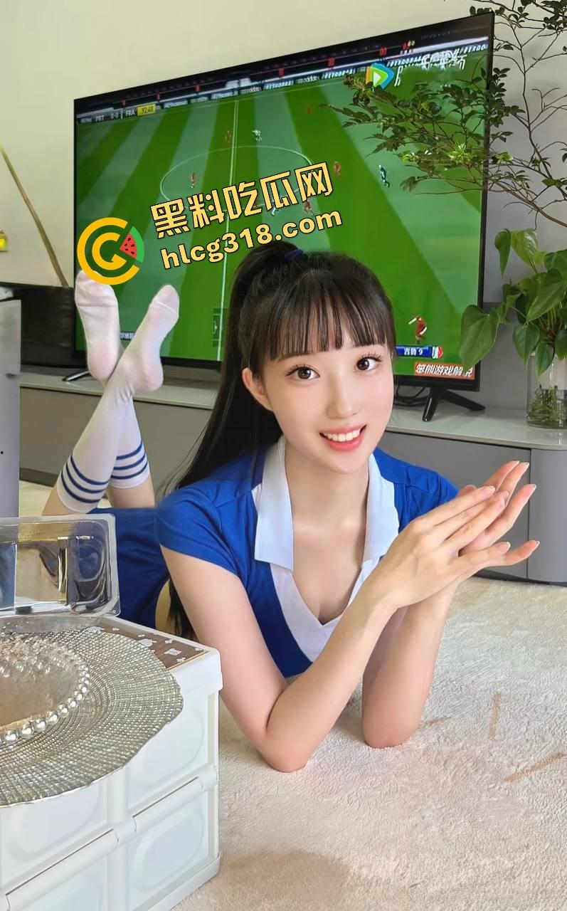 杭州传媒大学江南嫩妹『贾希梦』分手 前男友怒爆亲热视频，这水嫩小骚货你不珍惜，那就大家一起看！-2