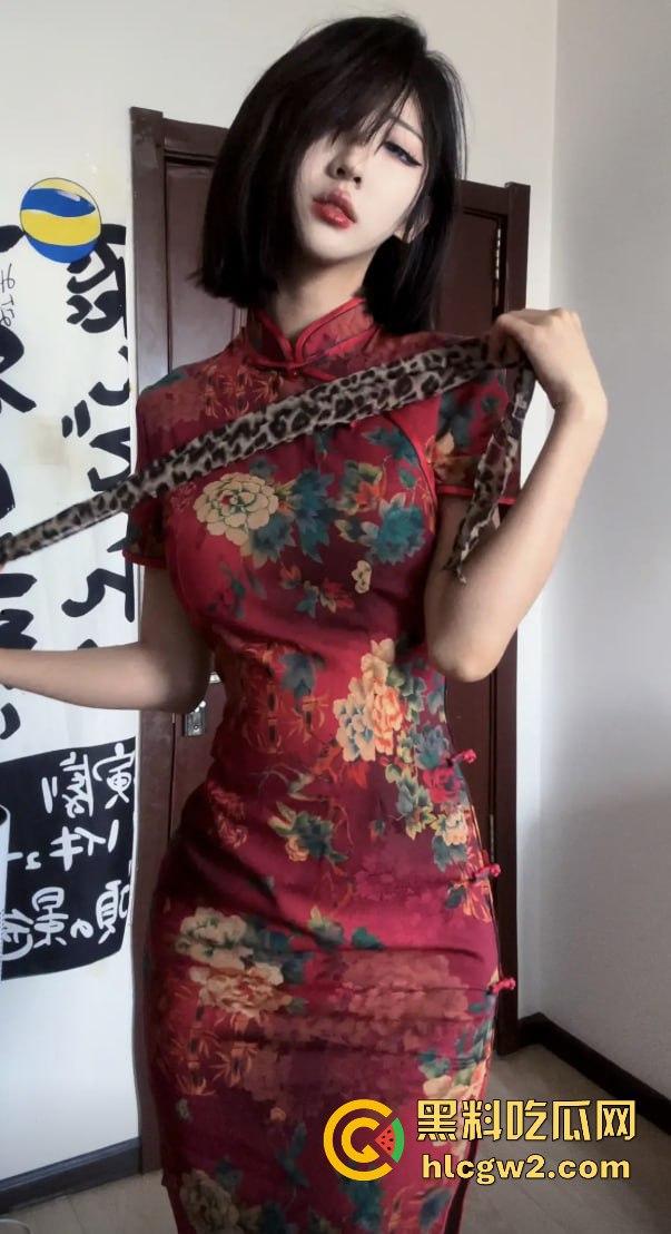 抖音40W粉反差婊网红【行简】第二弹母狗属性拉满 穿白丝露穴直播  前面刚玩出翔现在又来新骚操作！-6