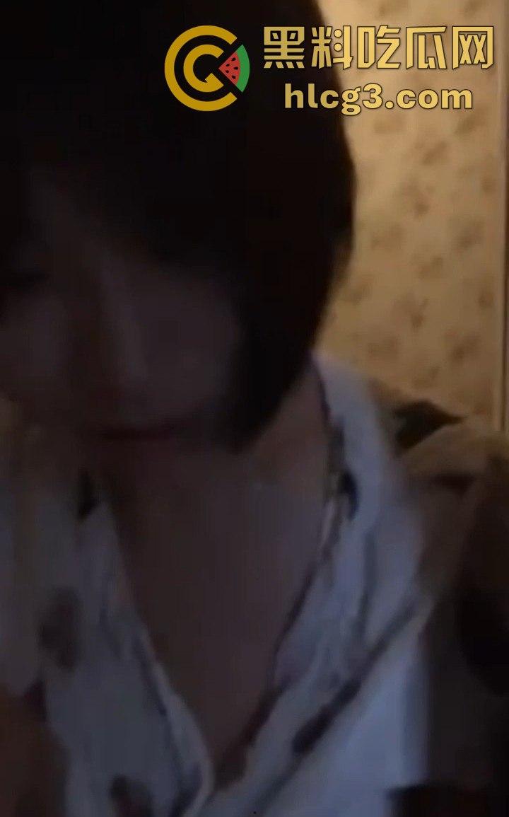 浙江绍兴北海小学班主任和初中体育老师偷情被丈母娘抓奸在床！清纯脸蛋的背后竟是如此淫荡！-8