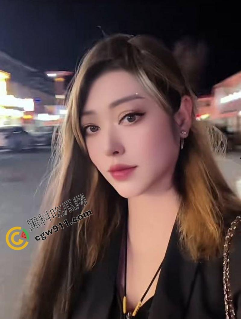 四川民谣歌手【司杜小熊】出轨丑闻！抖音暖男形象崩塌！妻子微信甩出爆炸性爱视频，酒吧老板娘、女客户激情不断，丑态毕露！-11