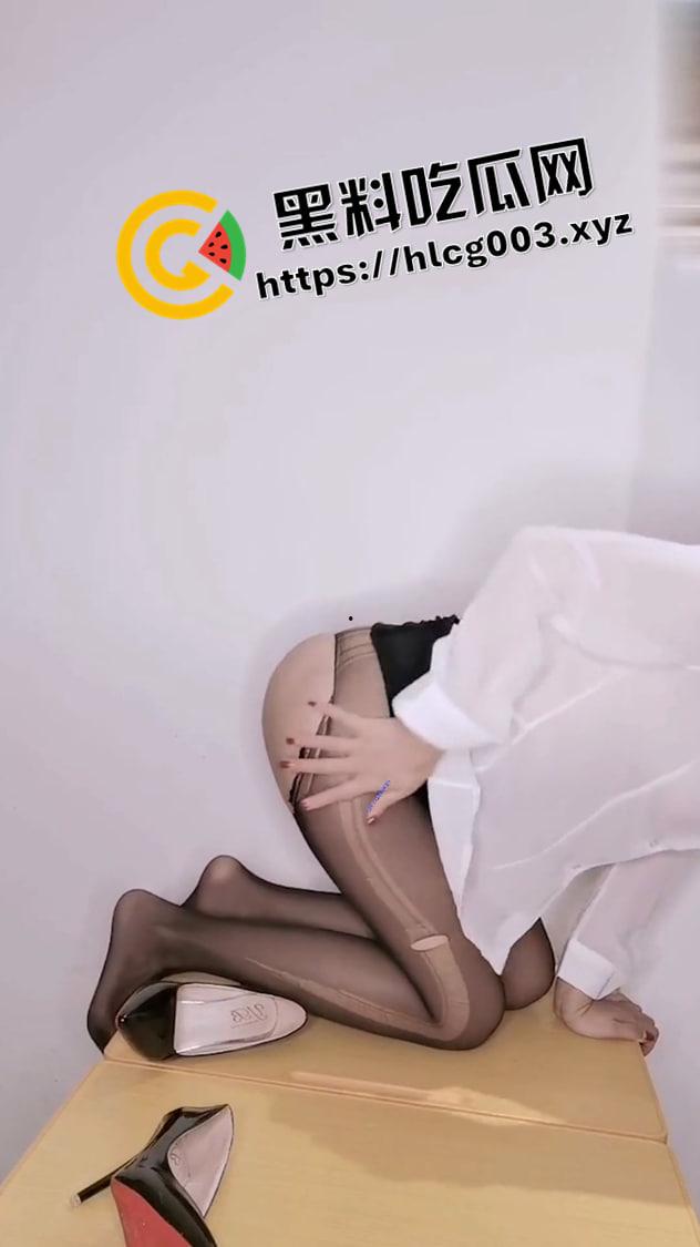 【艾妮哟】音乐老师 勾引学员 钢琴上爆操 开房被调教 雷斯情趣内衣极具反差 流出资源合集-4