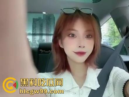 江西短发骚货【佘茜冉】为50万彩礼穿渔网袜情趣制服跪镜子前给男友口爆，500块操一次不香吗？-2