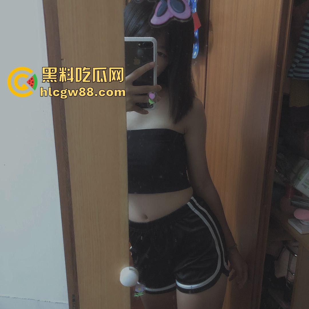 西安职业工程学院大一学妹【林婉婉】清纯反差母狗玩网络调教 自慰露脸视频被金主曝光泄露-5