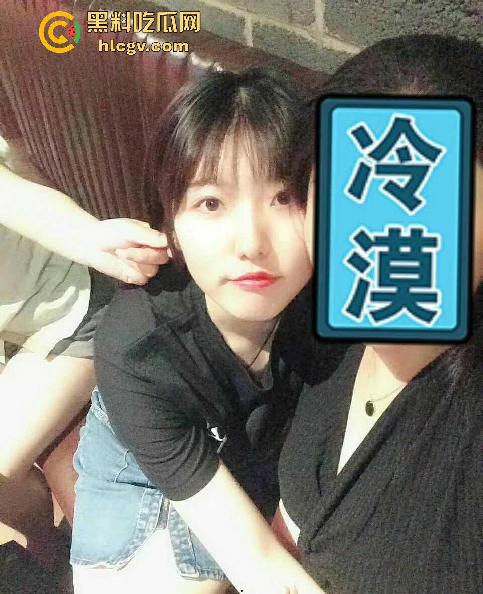 百度云惊现情侣口交后入泄密视频！清纯情侣私下骚得不行，展露隐藏的风骚一面！-5