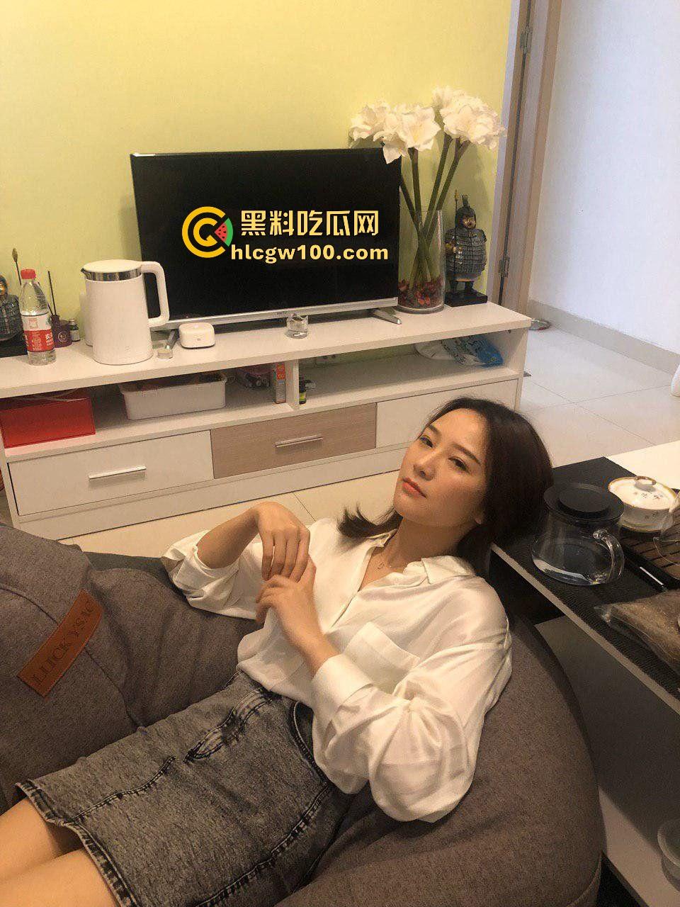 陕西西安初中教师【杨丽】背着老公疯狂约炮，爱吃精液每次舔得干干净净，艹完一次还浪得想再来第二次！-4