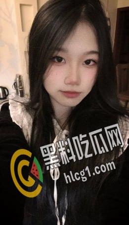 抖音快手几十万粉丝网红 太子妃 高中生时期自拍流出 丰满的奶子粉嫩的鲍鱼很骚气 老弟太正点了！-1