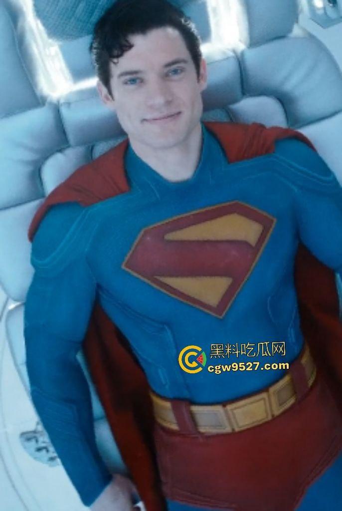 《超人》2025惊天危机！卡尔-艾尔卷入全球阴谋，莱克斯·卢瑟科技欲想灭杀超人，最后被露易丝·莱恩联合超狗逆转乾坤！-8