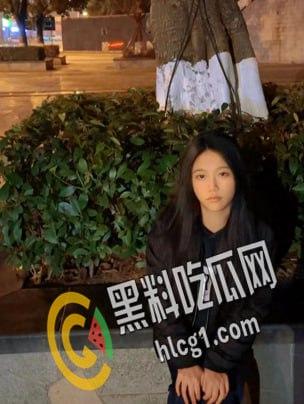 抖音快手几十万粉丝网红 太子妃 高中生时期自拍流出 丰满的奶子粉嫩的鲍鱼很骚气 老弟太正点了！-22