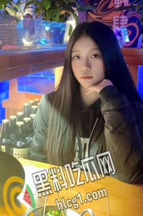 抖音快手几十万粉丝网红 太子妃 高中生时期自拍流出 丰满的奶子粉嫩的鲍鱼很骚气 老弟太正点了！-26