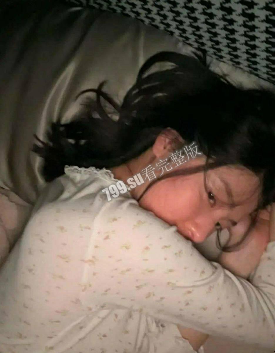 B 站网红 秃崽 被爆拿粉丝的钱与富哥啪啪-2