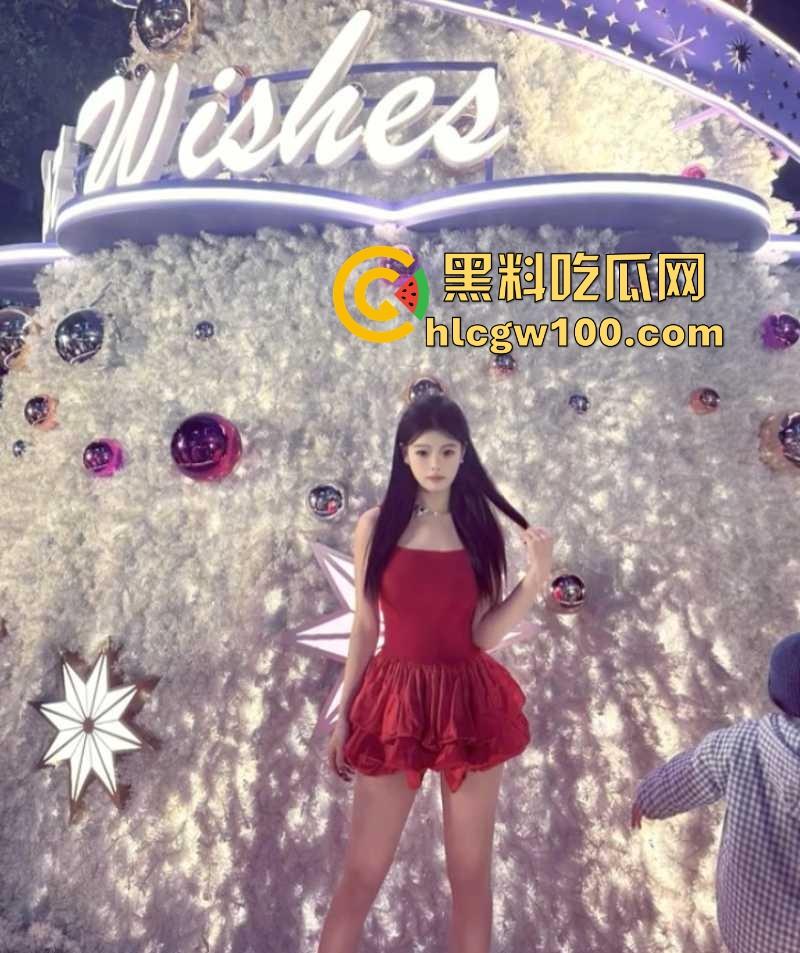 福建泉州德化小主播『PP』嘉年华可约，1500就能干一炮？被榜一大哥按在床上爆操，年纪不大小穴黑到发亮！-6