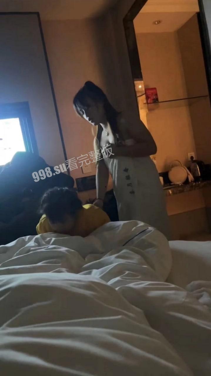 离离原上谱！女子出门约炮竟带娃！ 中国好媳妇不忘回家给老公做饭-2