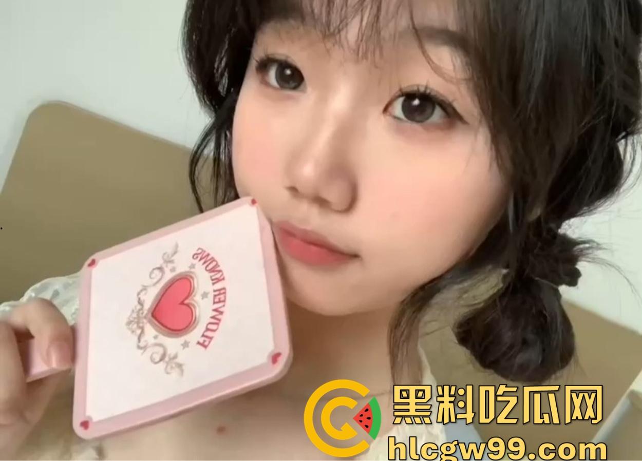 南京艺术学院23届骚母狗【孟青予】与男友交往一年却脚踏三船,微信撩遍全校,还勾搭校外五十岁老头!-1