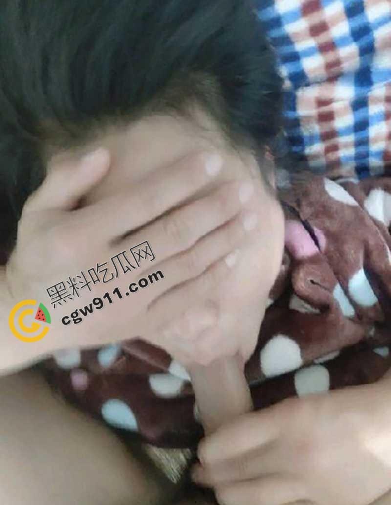 海角大神母子乱伦！出租房爆操美艳干妈的肥屁股，风韵犹存的熟女被干得高潮连连，疯狂夜晚壮烈爆发！-8