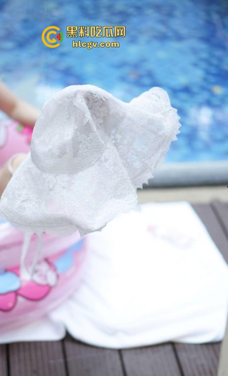 秀人网【心妍小公主】最大尺度来了！全裸黑森林泳装秀，视觉冲击力十足，直接顶到嗓子眼！-13