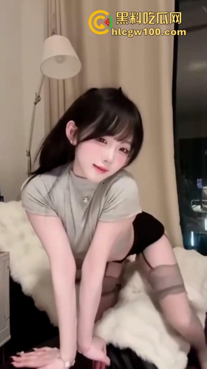 抖音百万粉丝巨乳网红【童锣烧】为捞金竟兼职做网黄 私拍大奶福利视频曝光!-13