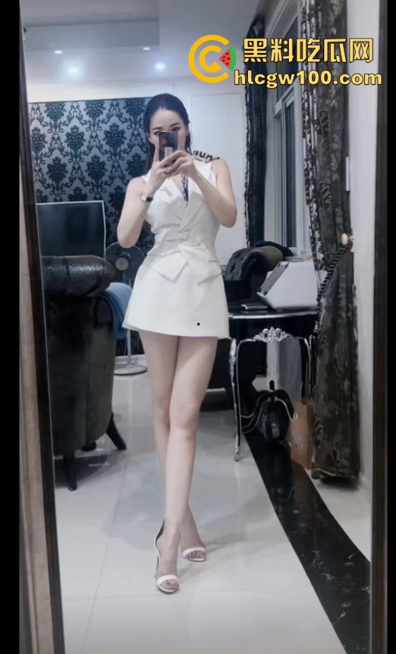 抖音高挑性感御姐网红『C姨 』定制福利自慰扣穴性爱流出 高贵气质完美身材榨精女神，做金主听话的奴隶！-14