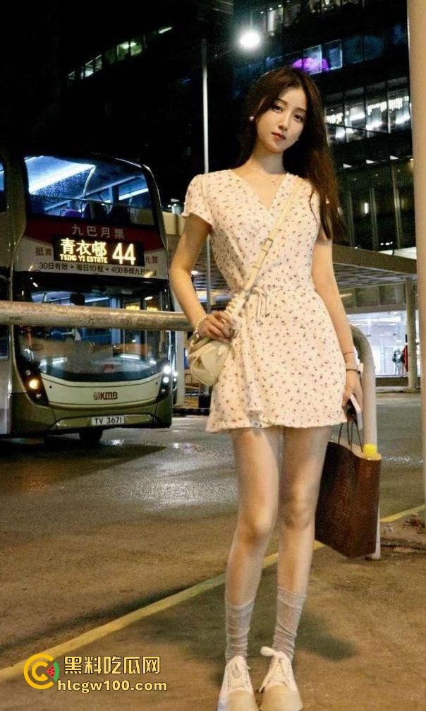 2025年度最快反差新人出炉，哈尔滨顶级颜值气质女神『侯悦然』啪啪视频流出，美乳粉穴精致脚丫看得人舍不得用力！-10