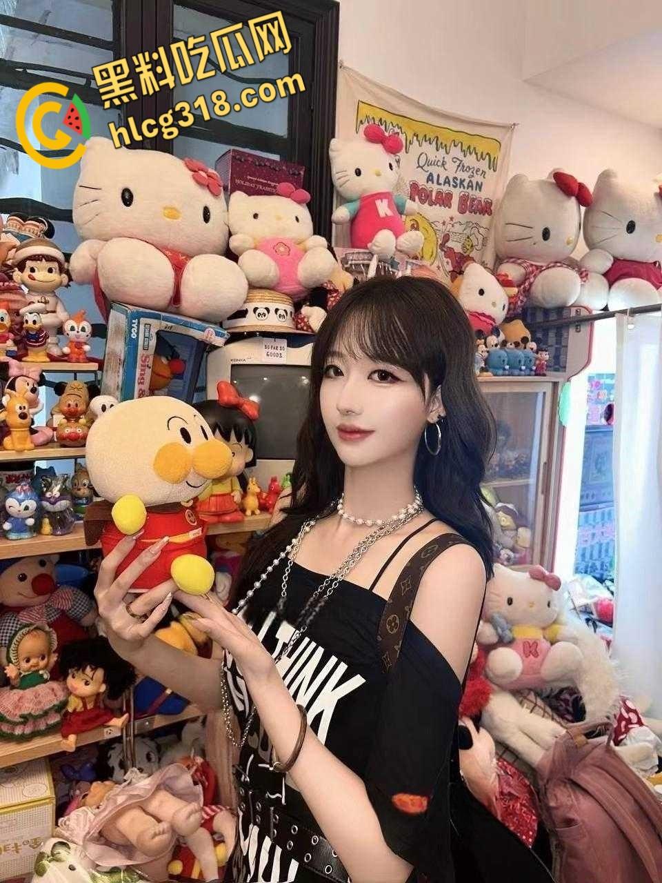 华中农业大学校花【贺晓菲】，骑在学长身上前后全自动，无套内射白浆伴随精液喷涌而出！-4