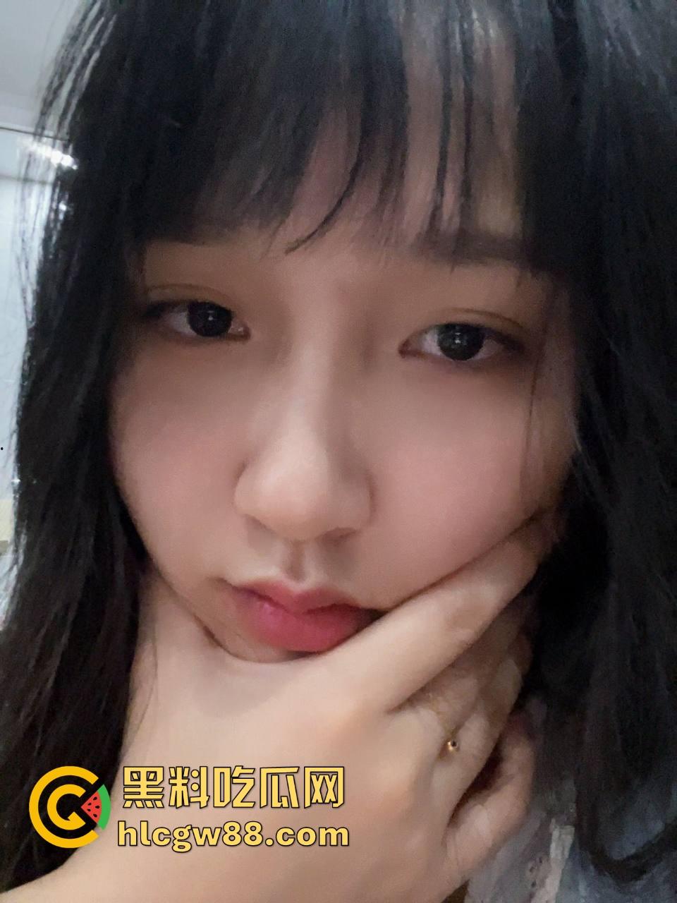 广东骚母狗【钱妮妮】两个娃的妈不守妇道，裸照发炮友视频被曝老公看到不离婚都不合适，约炮还得讲炮德啊！-4