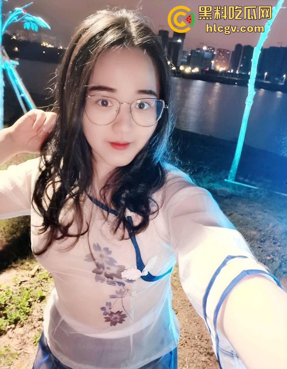 河南洛阳『雷巧燕』野外露出！巨乳大奶婚纱皮裤下的骚动，被调教抠逼露逼十足放荡！-25