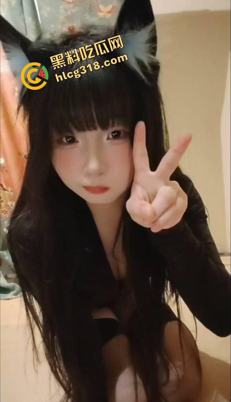 被当人肉飞机杯内射，骚穴一插到底，装不下精子都还要继续被干，真他妈太涩太带劲！-2