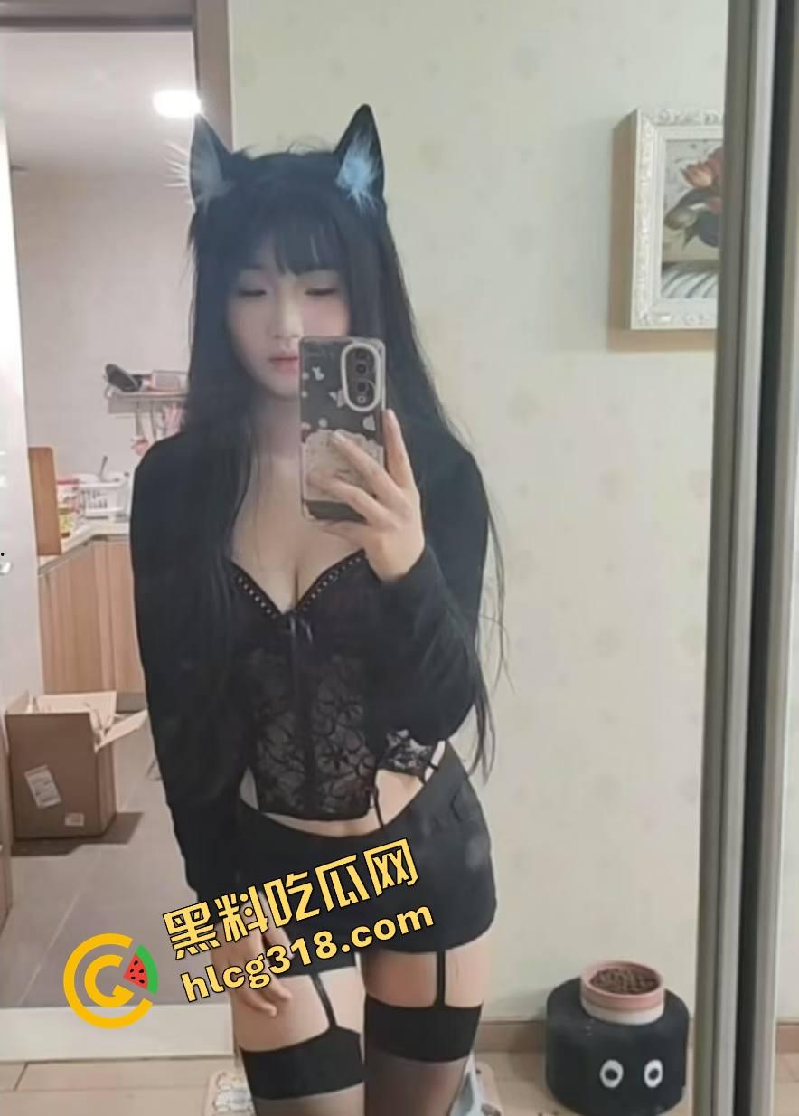 被当人肉飞机杯内射，骚穴一插到底，装不下精子都还要继续被干，真他妈太涩太带劲！-5