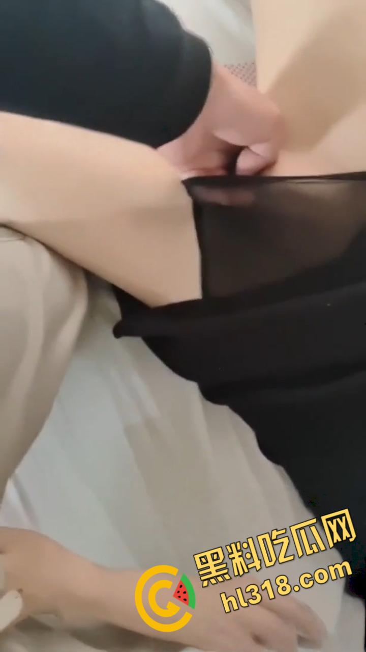 海角疯狂乱伦日记,浓稠精液浇灌性感熟女,小姑黑丝粉足疯狂足交榨精,熟女咸湿的淫液真是令人沦陷 !-4