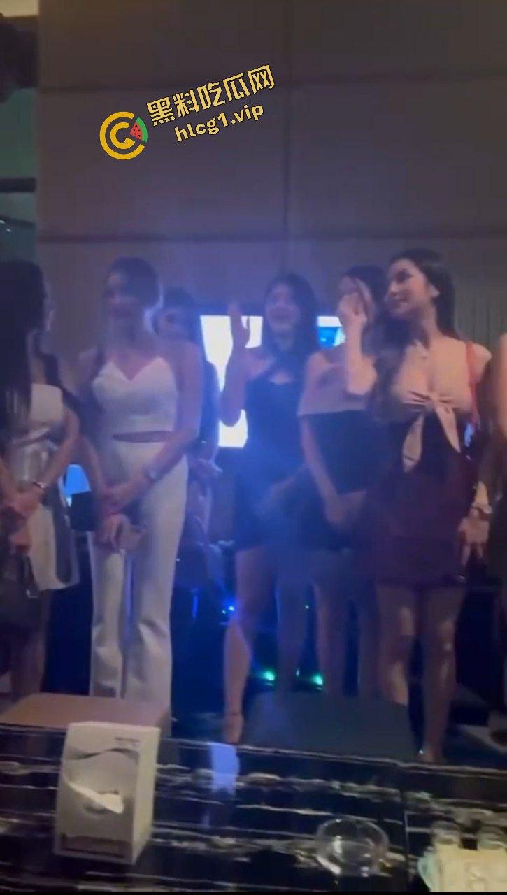 欢迎来到非诚勿扰海选现场!看各位女嘉宾如何风骚 体验金主既视感!-3