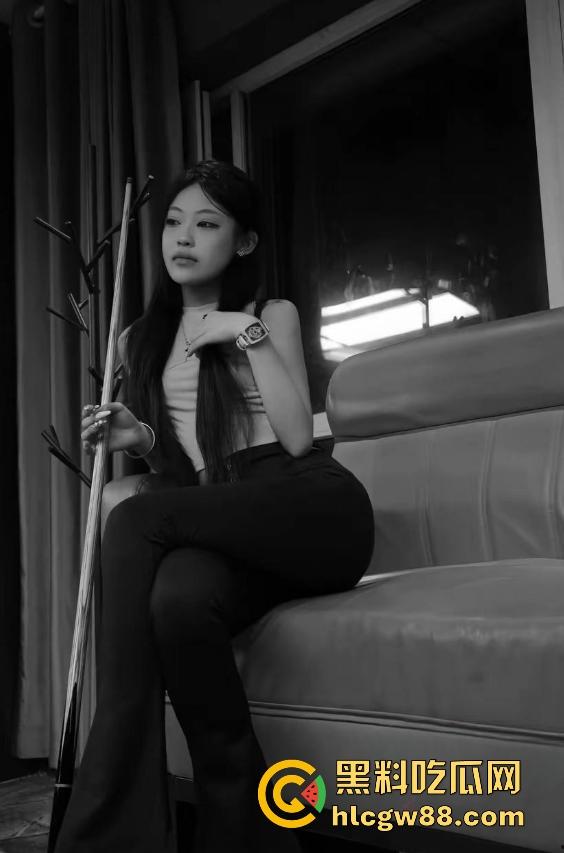 山东寿光顶级名媛【陈雅鑫】性爱视频疯传，富二代男友深夜疯狂输出，清纯女神竟被当成肉便器轮番爆操？-5