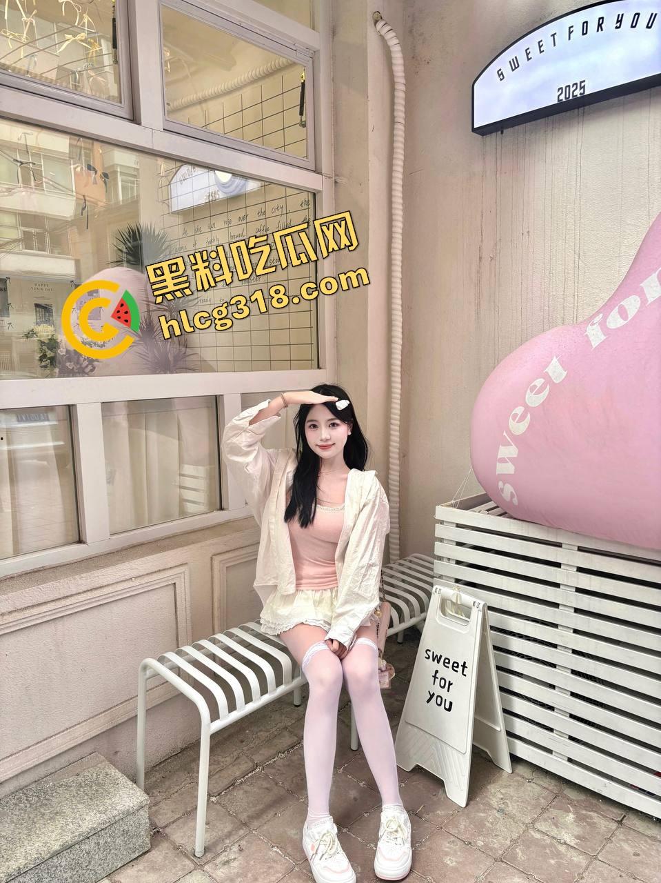 健身房现场约炮蜜桃臀骚货操起来太顶了，后入撞得啪啪响，女上骑乘甩得大腿发麻，不打一发说不过去！-1