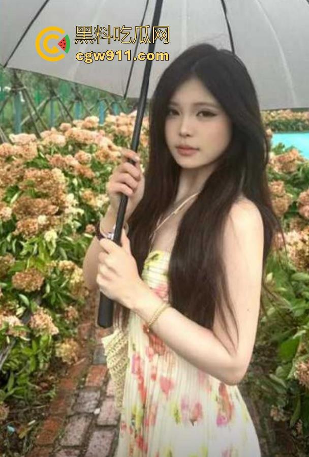 英国利兹大学vita打响国庆假期第一炮！留学生与超辣女友公寓打炮被偷拍，极品身材窗前后入，真羡慕！-5