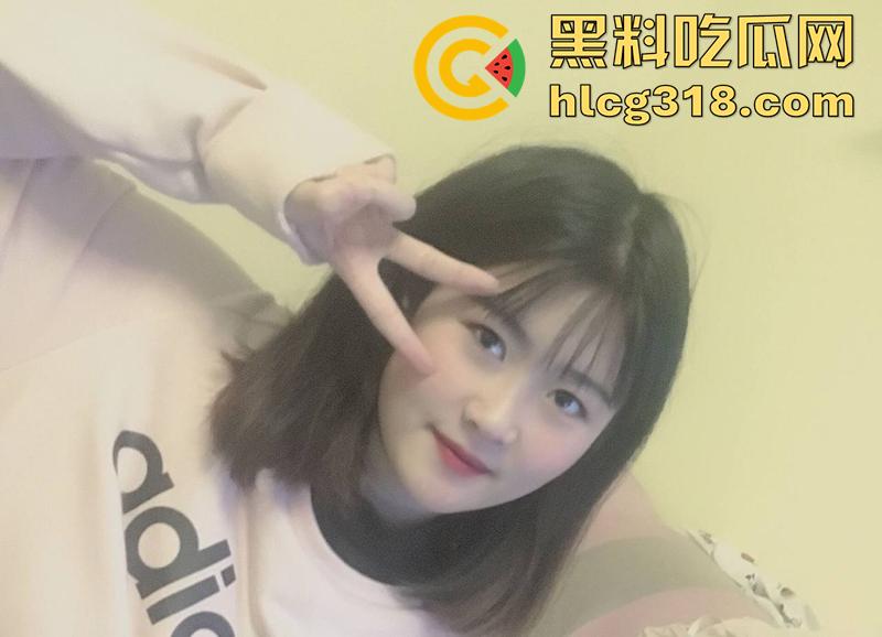 五斤巨奶会计文员【苏诗莹】,被老板调教成小母狗,经常在公园露出,据说出门从不穿内裤内衣!-4