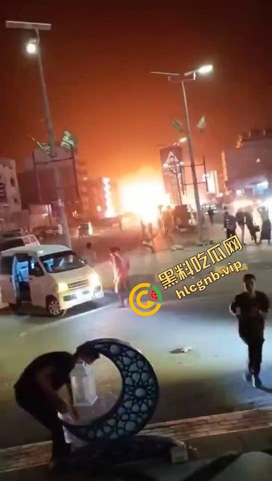 摩苏儿激烈枪战再现，伊拉克苏莱曼尼亚爆炸画面疑似汽油站爆炸！-10