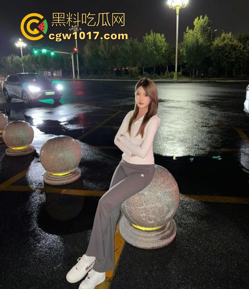 北京邮电大学极品女大【张佳静】做爱视频流出，露脸口交深喉，女上后入轮番爆操，鲍鱼收缩淫液喷溅！-1