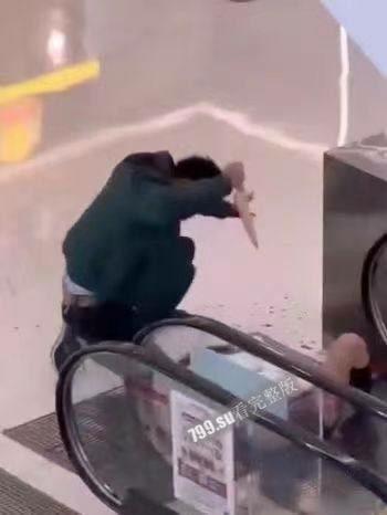 突发事件!2 月 14 日中午 南宁万达茂 发生情杀命案!-1