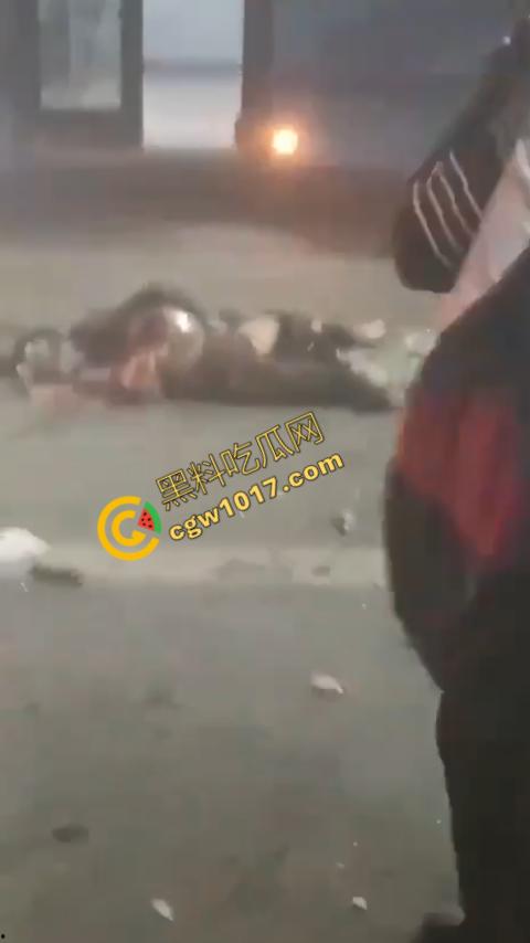 印度新德里景区爆炸震惊世人，鲜血渗透街道，8人当场死亡，惨烈火光照亮恐怖夜空，如同地狱修罗场！-4