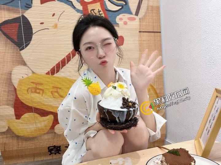 成都 梅赛德斯车友会出轨事件 小主播GYL和老公的车友约炮 性爱视频流出-4