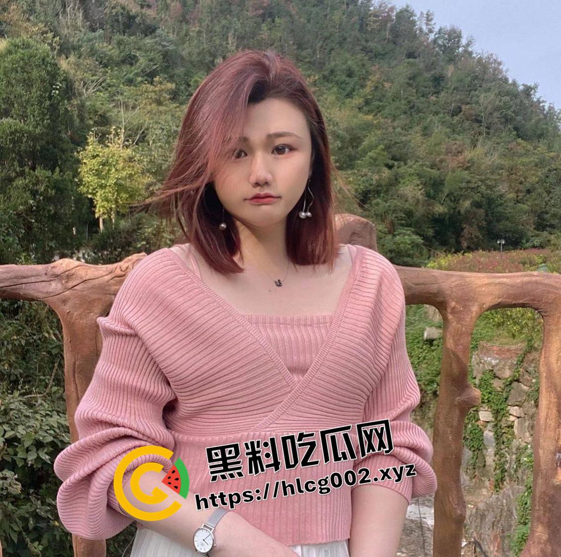 深圳电大微胖女大学生 文具塞逼勾引网友 口活一觉 蛋蛋都要吸出来了-1