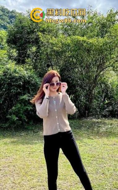 IG6000粉香港风水算命师【凯绮】拍给男友洗澡自慰视频泄密 不知她算没算到自己这一劫？-3