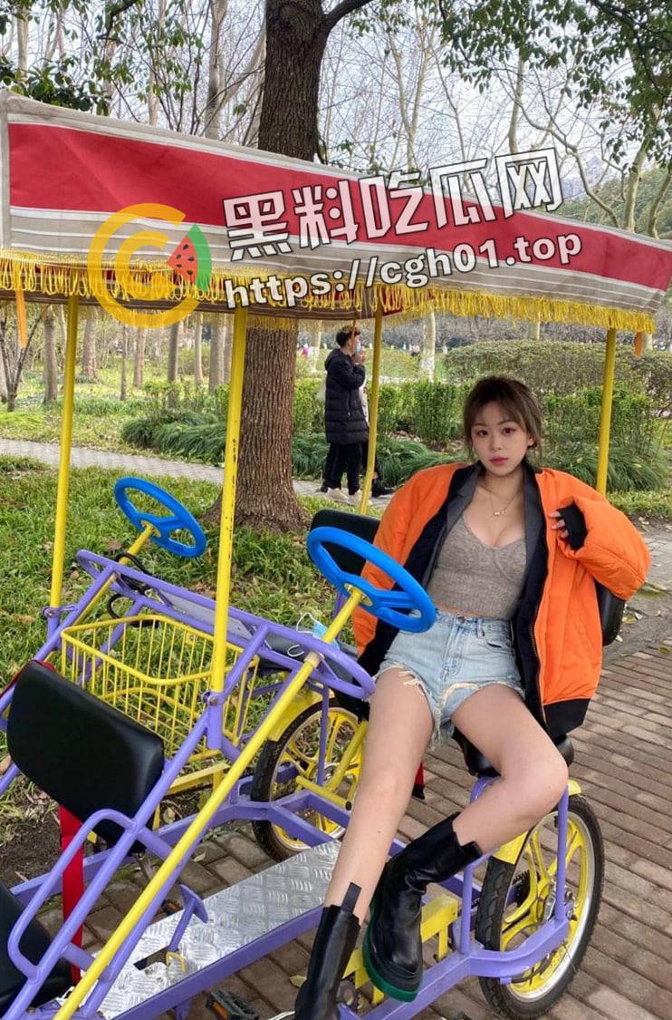 杭州漫展烂裤裆女coser 肉体交易免费拍照 反差婊逼都被草黑了 私密视频被男友流出-6