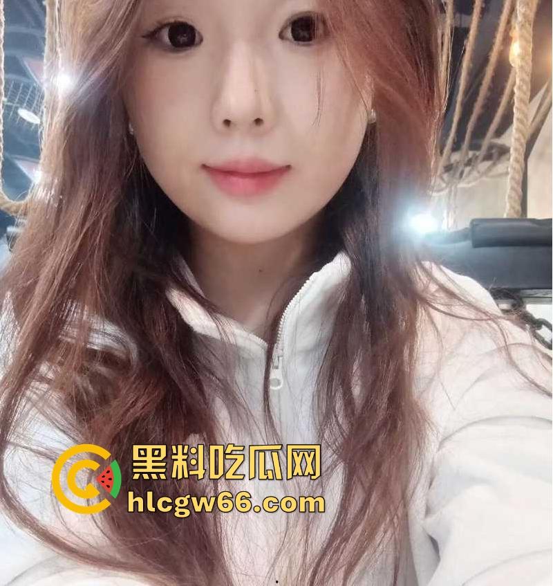 山东临沂大学巨乳学生妹【徐婕】典型的胸大无脑 与炮友拍摄露脸操逼视频 全部曝光网上售卖！-1