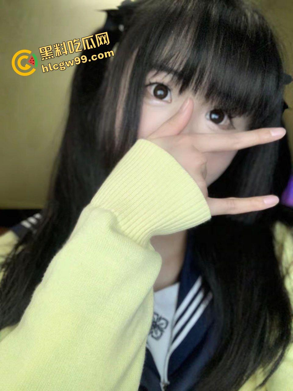 1万1月包养清纯双马尾嫩妹【李欢怡】极品美穴无套享受抽插骚逼，第一视角撸点满满！-1