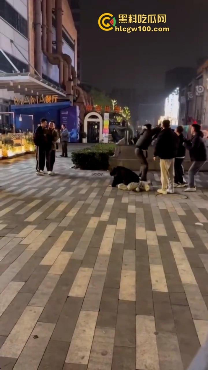 成都男gay为爱冲锋 一群骚肛大混战 渣男为护男三爆打原配 捅过的菊花说忘就忘了吗？-10