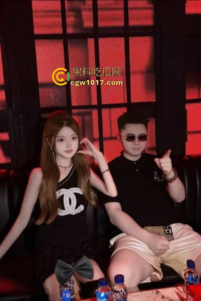 说唱歌手揽佬一句来财，演出落地哪城就睡哪城粉丝，还高调宣称“被我操是你们这辈子最大荣幸”，能赚钱还有B操有何不可？-6