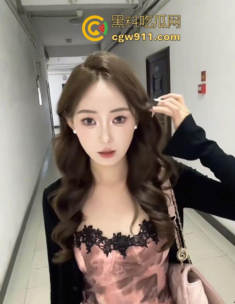 北京中医药大学【李雯玮】与男友私密视频流出，炮机扩阴调教点燃欲望，口爆吞精猛插小穴！-1