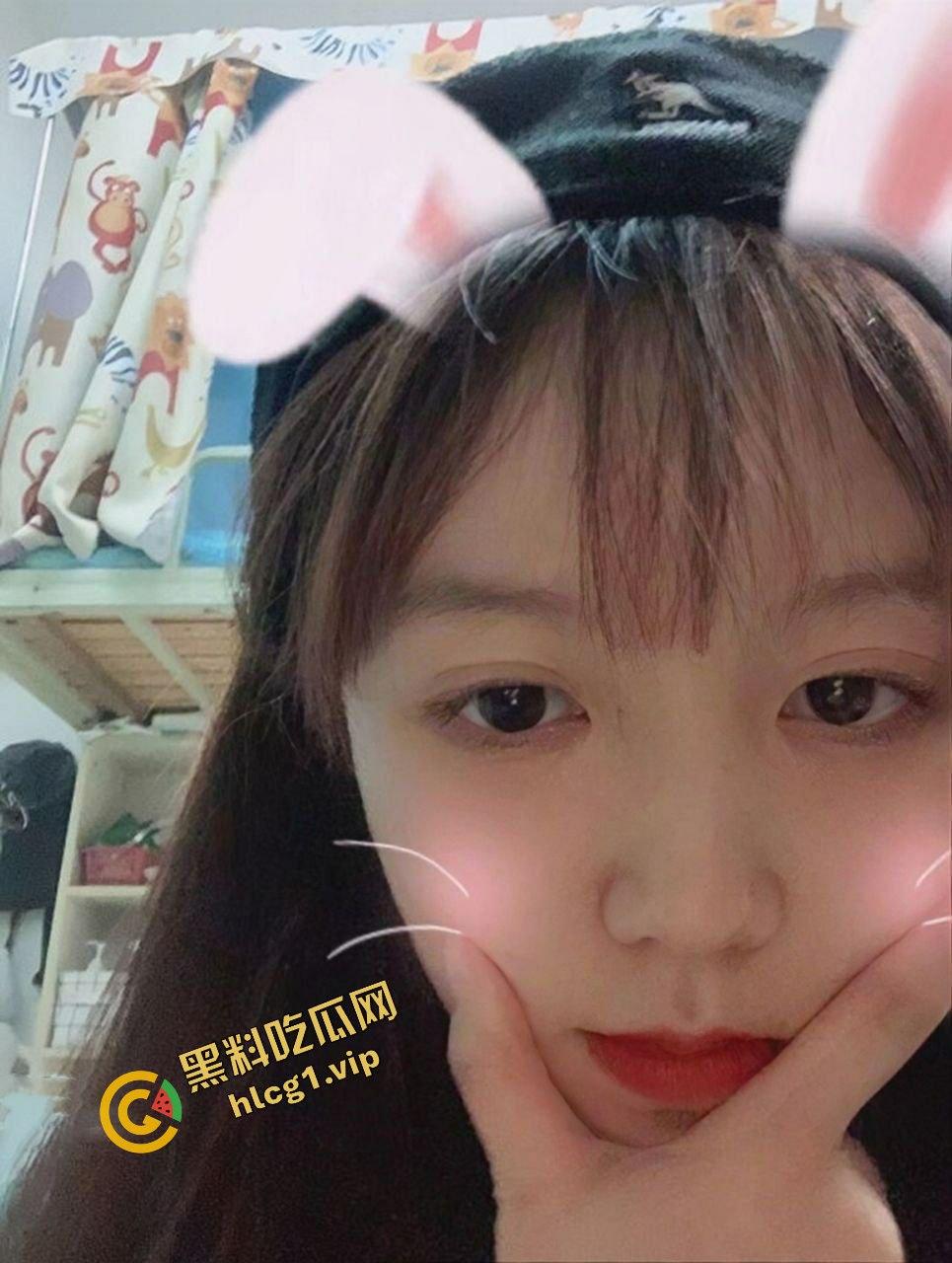 江苏妇女保健医院女医生『吴媛媛』饥渴风骚少妇 勾引病患者老公 家中激情四射！-1